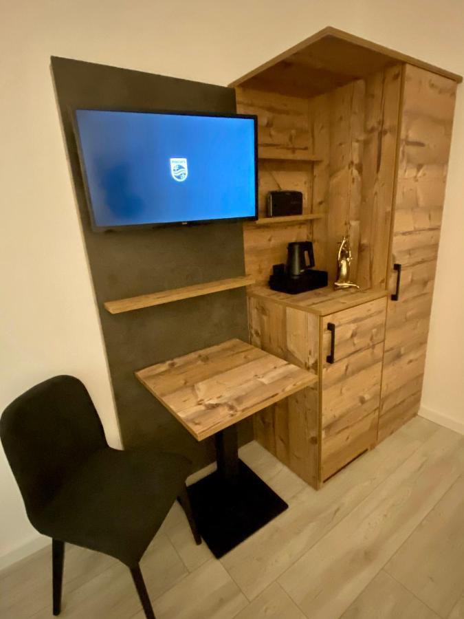 Hostel Harzer Hof Гослар Экстерьер фото