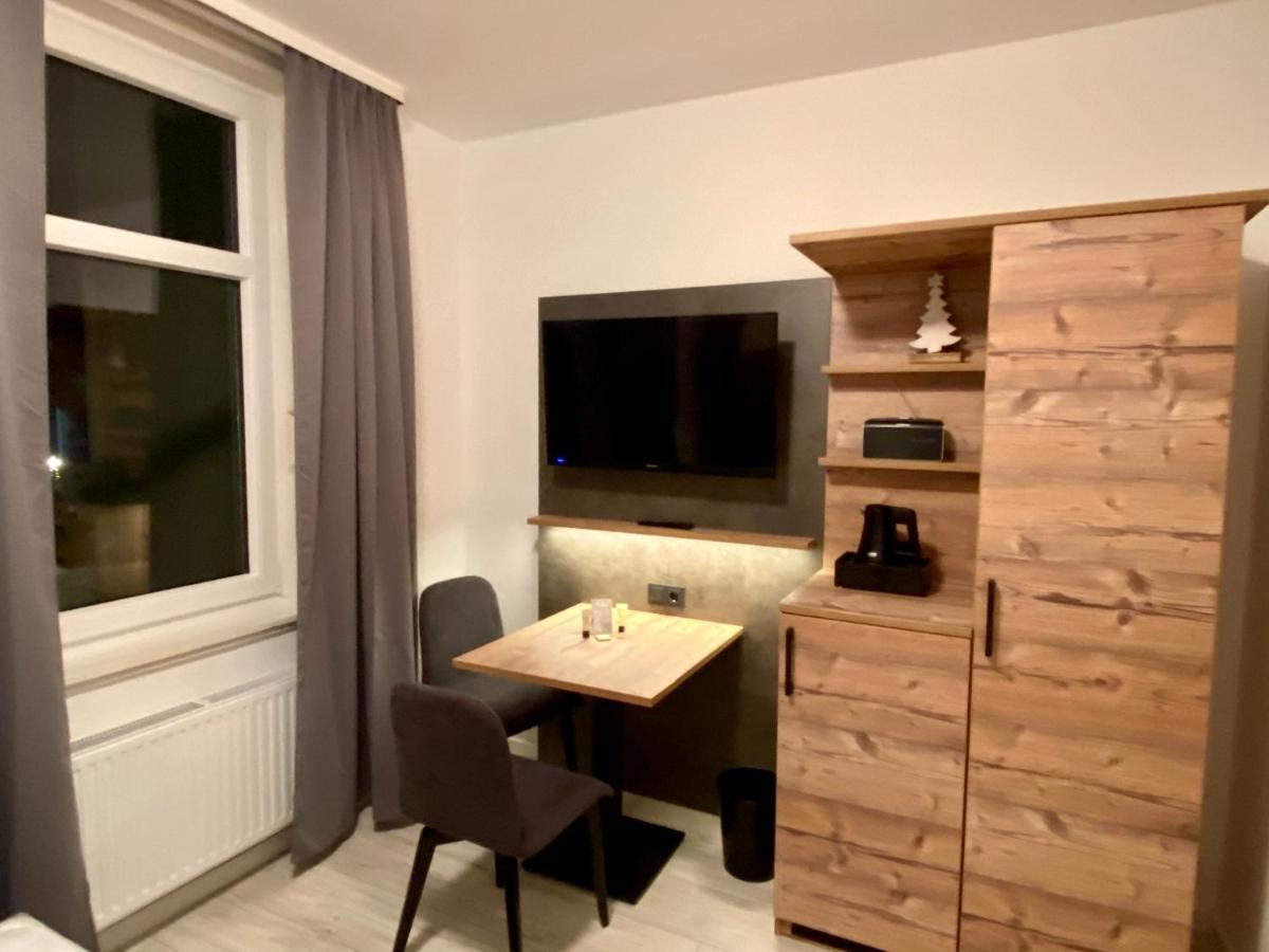 Hostel Harzer Hof Гослар Экстерьер фото